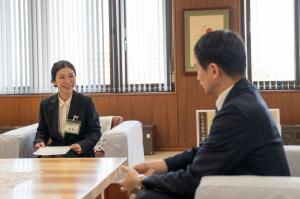 定住支援コーディネーターへの辞令交付の写真
