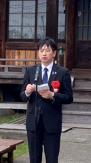 前島密翁墓前祭の写真