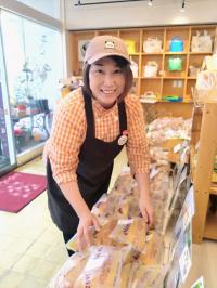 地産地消推進の店マイスター　小竹 加洋子さん（写真）