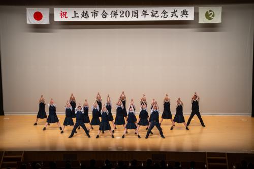 上越高校ダンス部によるパフォーマンス（写真）