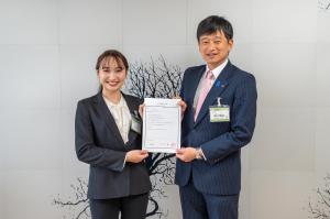 定住支援コーディネーターへの辞令交付の写真