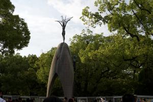 原爆の子の像(写真)