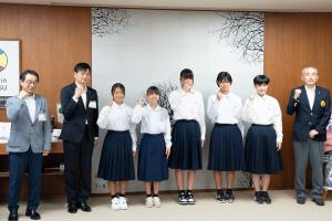 令和7年度全国中学校体育大会に出場した選手による訪問の写真