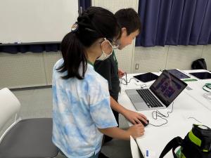 プログラミングで遊ぶ（写真）