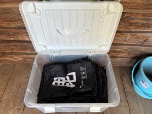 袋保管箱(蓋を開けた様子)(画像)