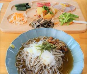 花立しずく蕎麦セット（写真）