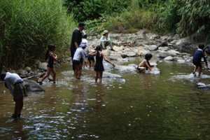川遊び（写真）