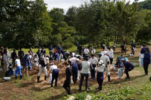魚の森保育活動の様子（写真）