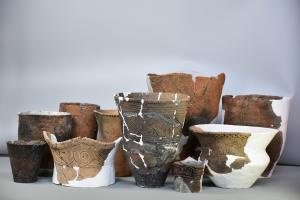 鍋屋町遺跡出土品（土器の一部）の写真