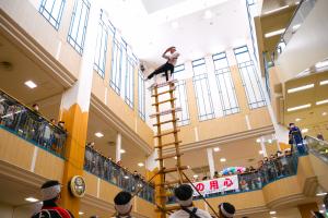 はしごのぼりの様子（写真）