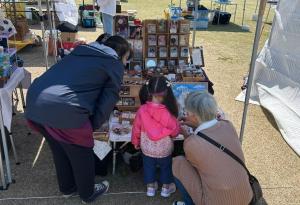 緑化フリーマーケットの様子（写真）