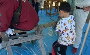 のこぎり体験の様子（写真）