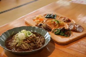 花立しずく蕎麦セット（写真）