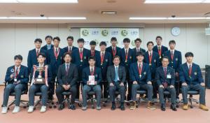 関根学園高等学校男子バレーボール部による「JVA第78回全日本バレーボール高等学校選手権大会」への出場報告の写真