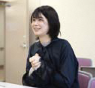 代表の霜鳥さん（写真）