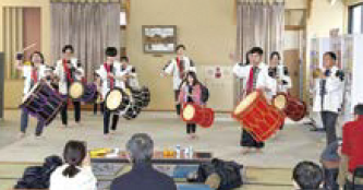 太鼓演奏の様子（写真）