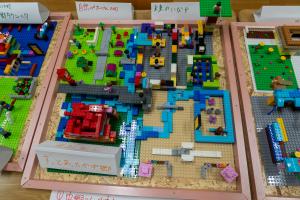 中郷川という川が4人の作品を共通して流れる中郷中学校2年生の作品（写真）