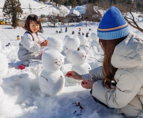 牧区での雪国生活体験の様子（写真）