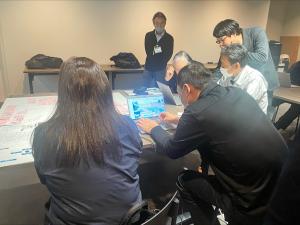 DX実践研修Day1 生成AIを活用した商品開発体験の様子（写真）