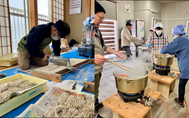 集落の方々と蕎麦打ちの様子(写真)