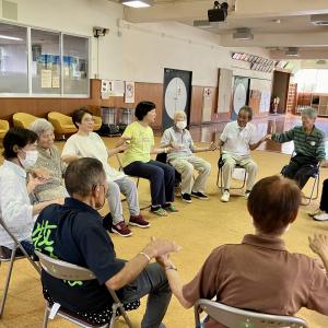 地域支え合い事業「よろばた会」の活動の様子（写真）