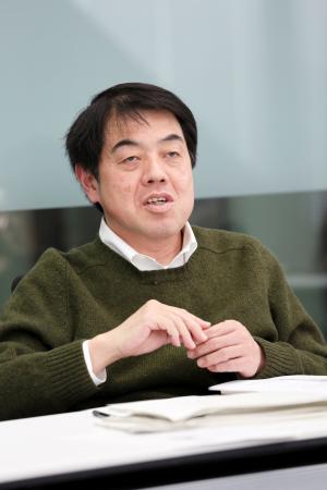 宮川健郎(写真)