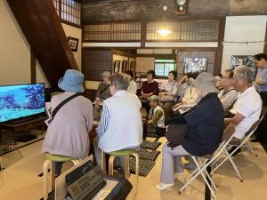 瞽女についての動画の鑑賞（写真）