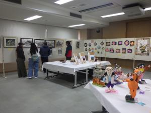 作品展の様子（写真）