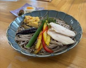 ひやかけそば（写真）