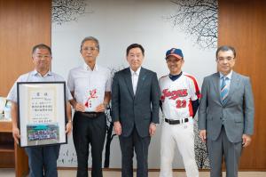 上越ジョーバン(男子ソフトボールチーム)による「第35回全日本実年ソフトボール大会」への出場報告(写真)
