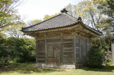 国分寺経蔵（写真）